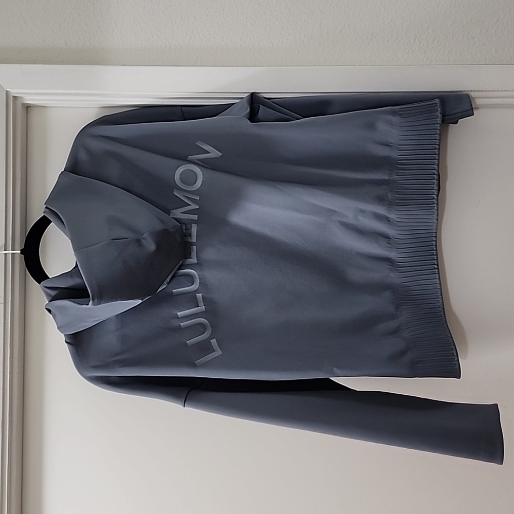 Lululemon Shaped Jacket Expression in Sterling EUC - Picture 4 of 11